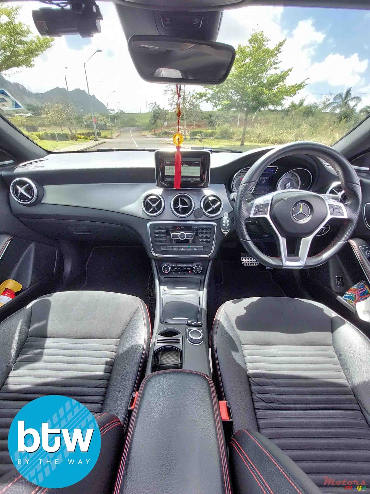 2014' Mercedes-Benz CLA 200 photo #6