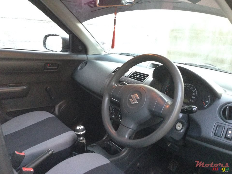 2007' Suzuki Swift photo #5