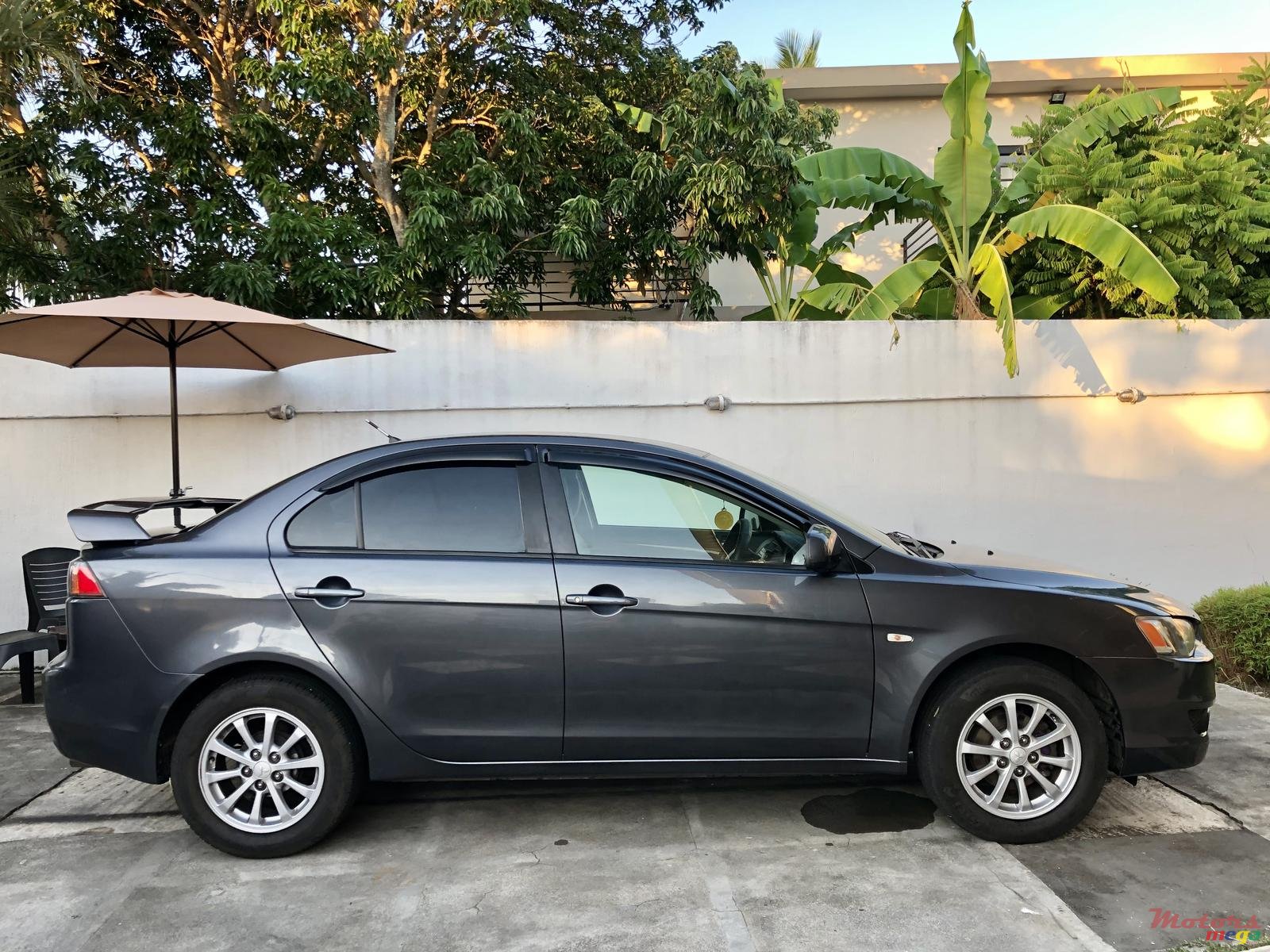 2010' Mitsubishi Lancer X photo #3