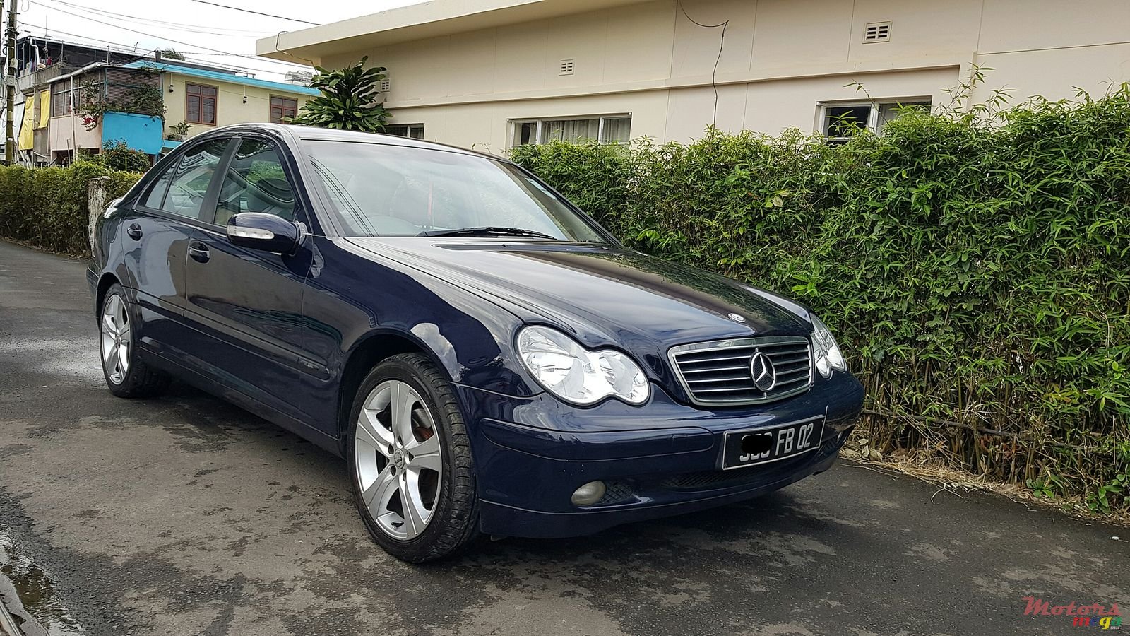 2002' Mercedes-Benz C200 photo #1