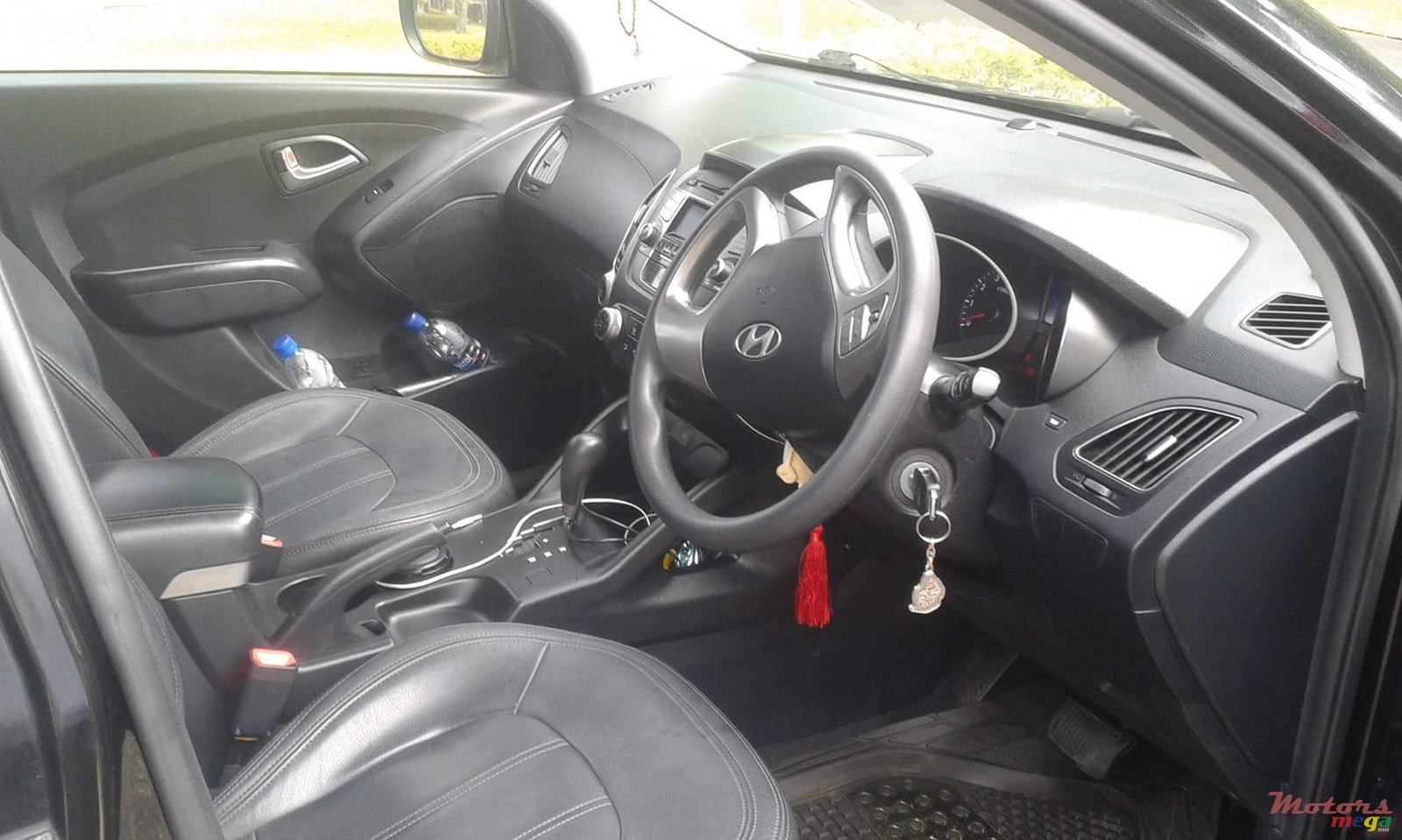 2011' Hyundai ix35 photo #2