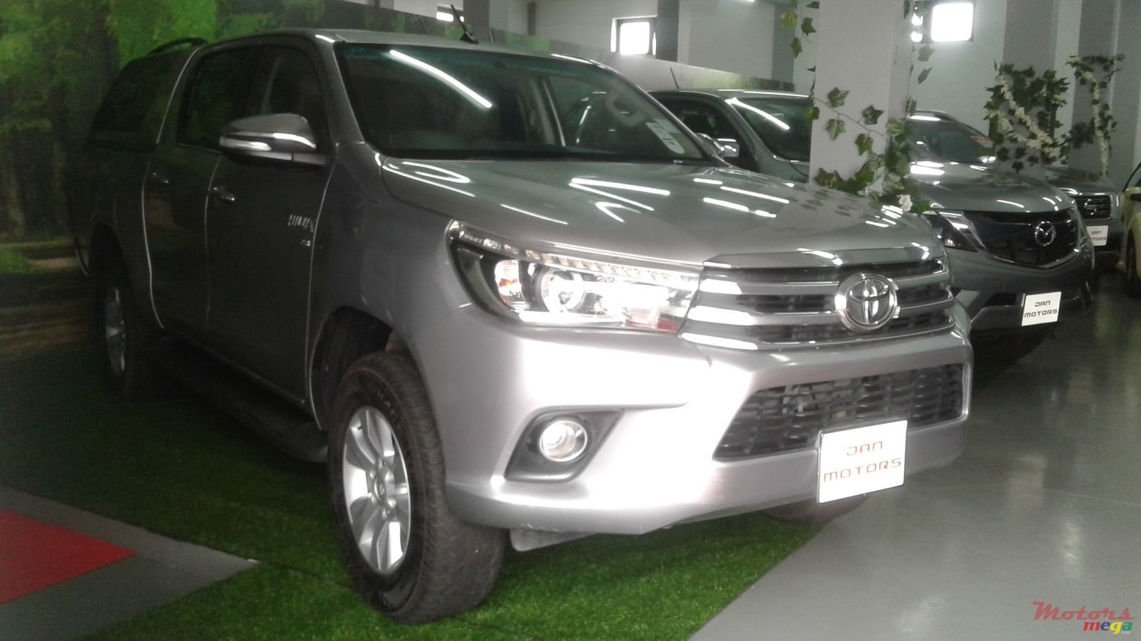 2016' Toyota Hilux photo #1