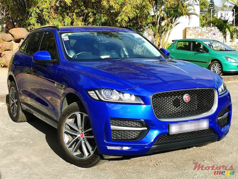 2017' Jaguar F-Pace F sport photo #1