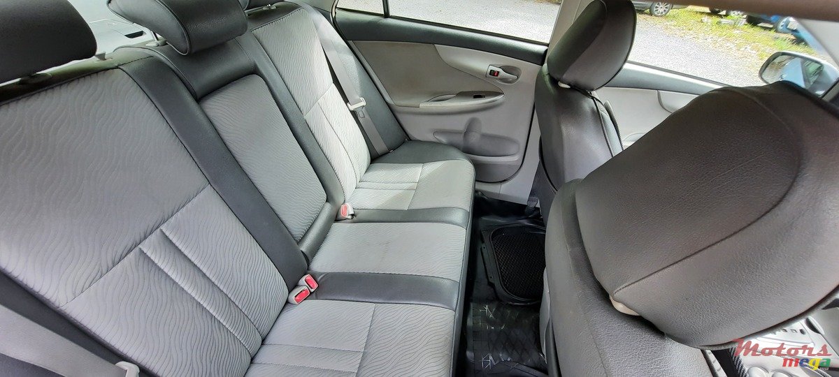 2012' Toyota Corolla photo #7