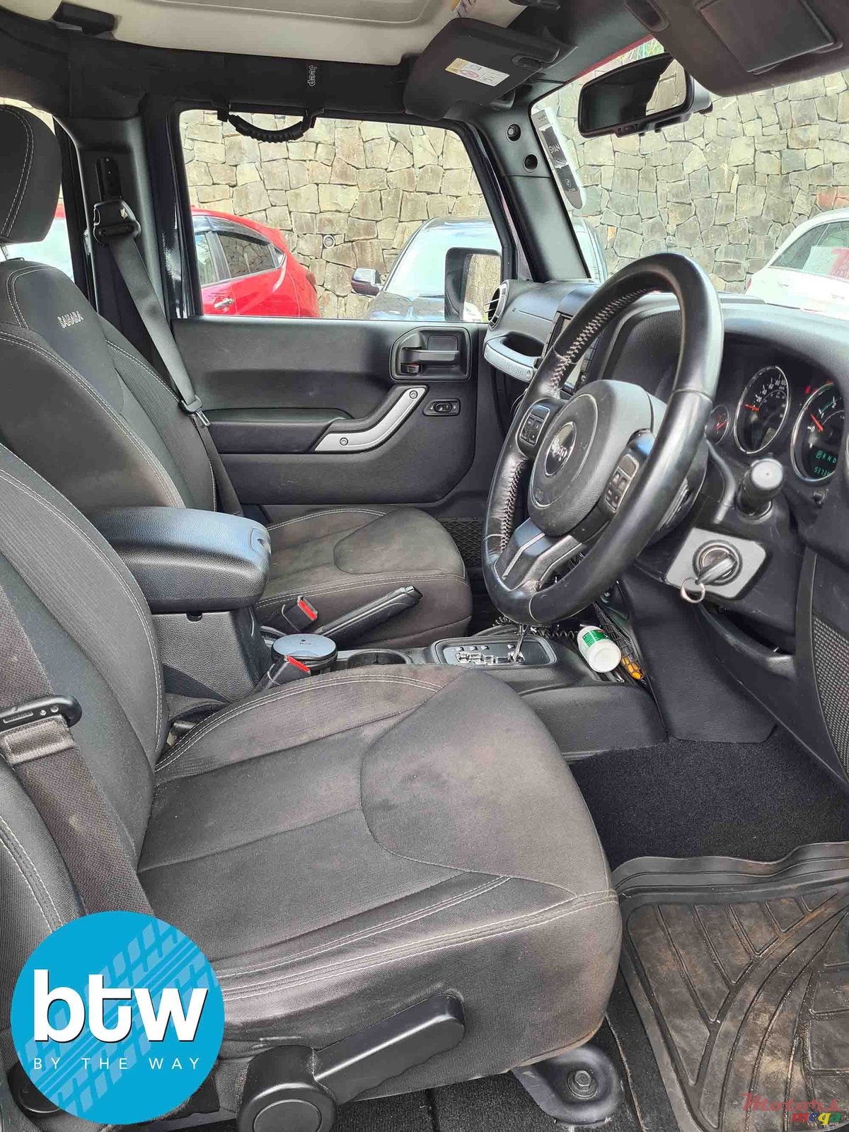 2017' Jeep Wrangler photo #4