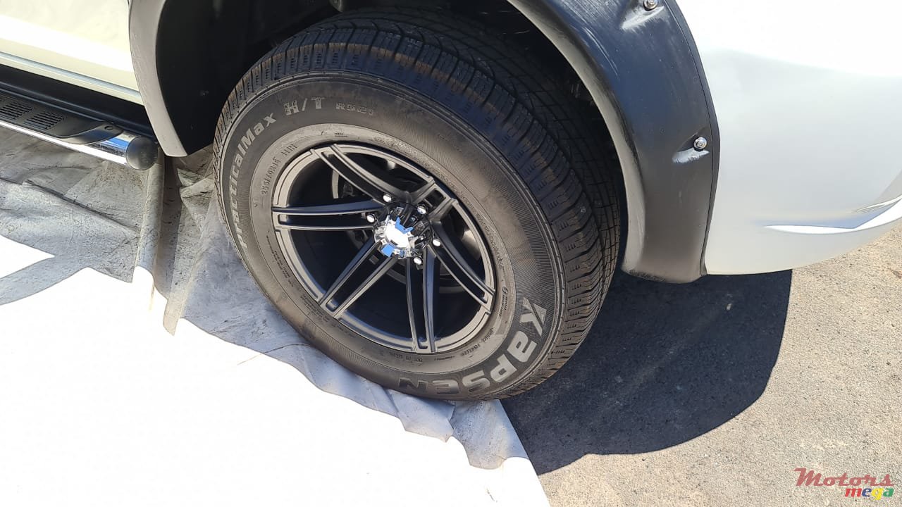 2017' Mitsubishi L 200 photo #6