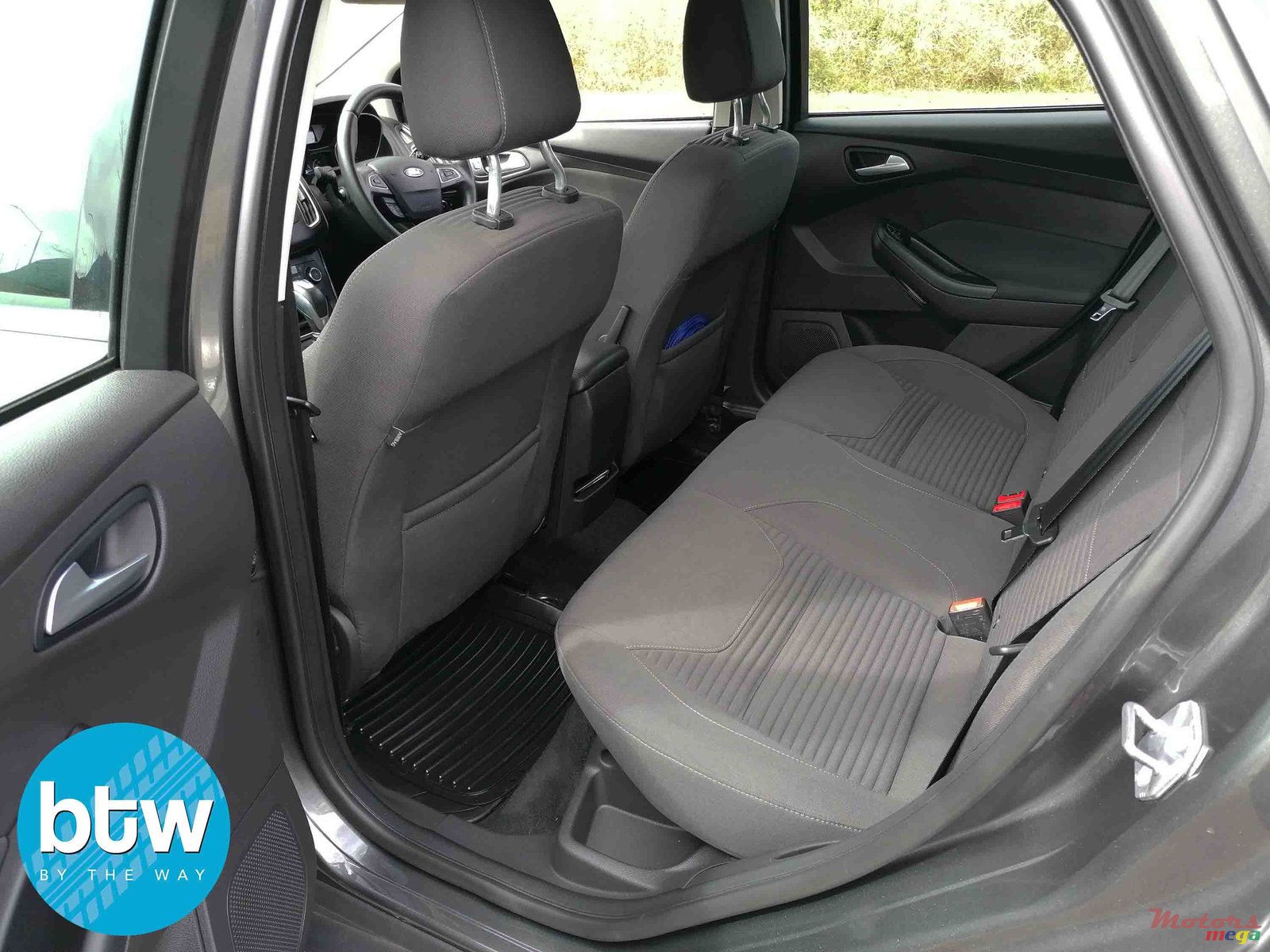 2016' Ford Focus photo #5