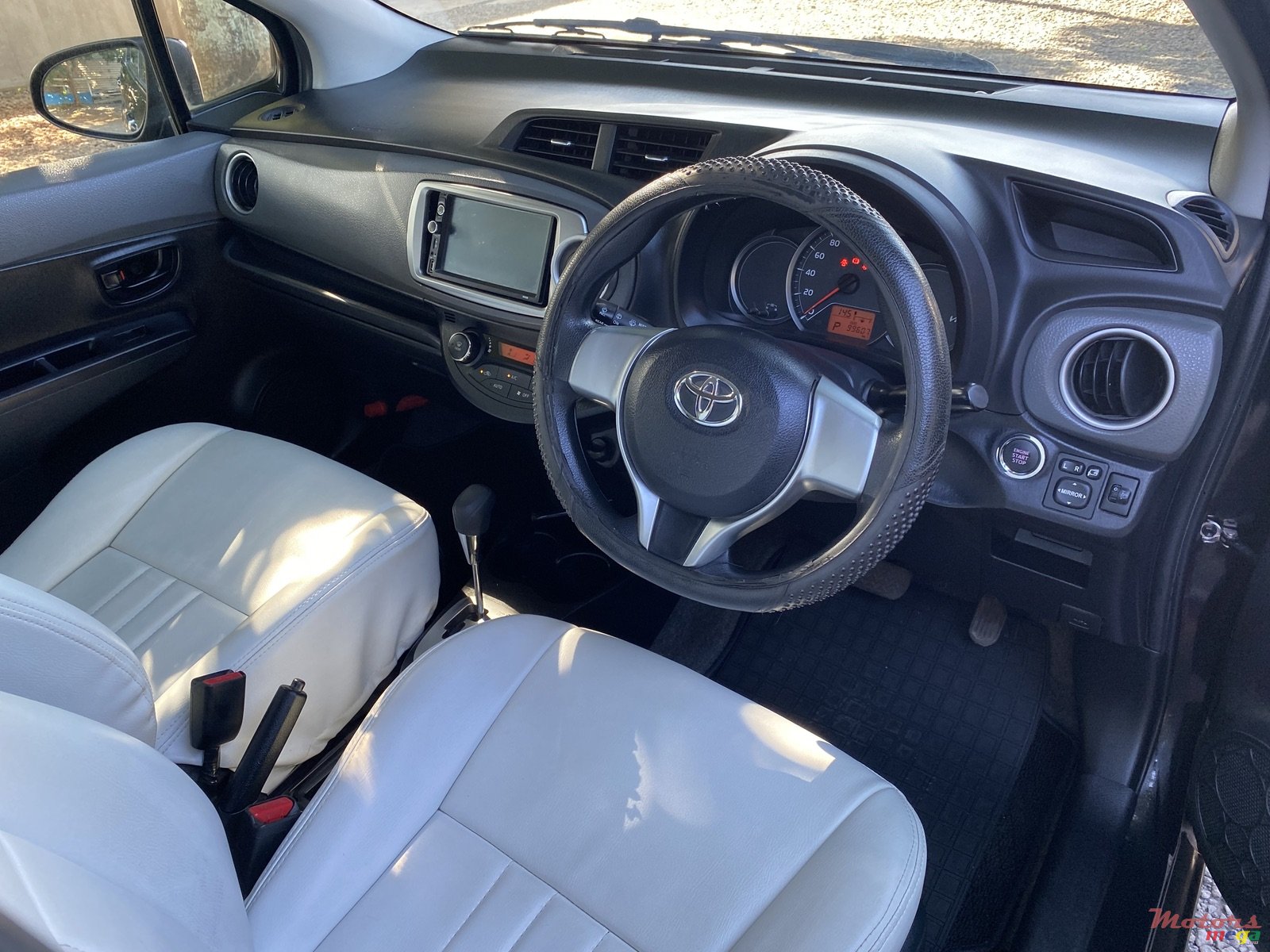 2014' Toyota Vitz 1320 photo #7