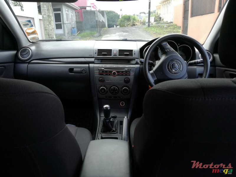 2008' Mazda 3 hatchback photo #5
