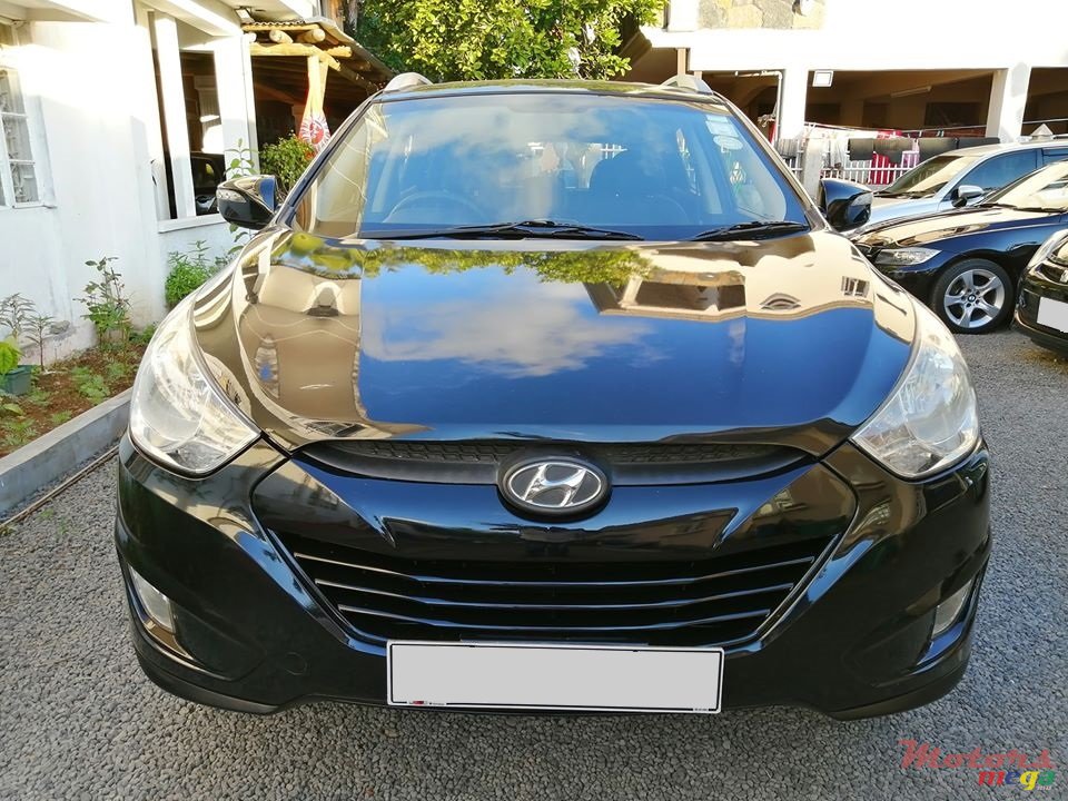 2011' Hyundai ix35 photo #1