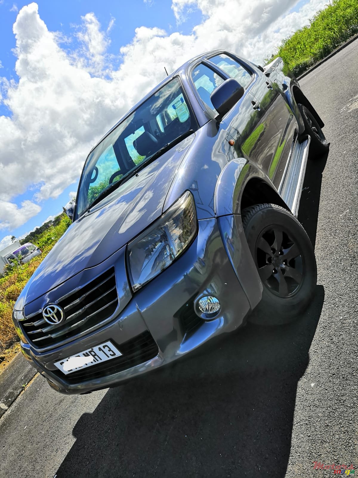 2013' Toyota Hilux 2.5 Turbo photo #1