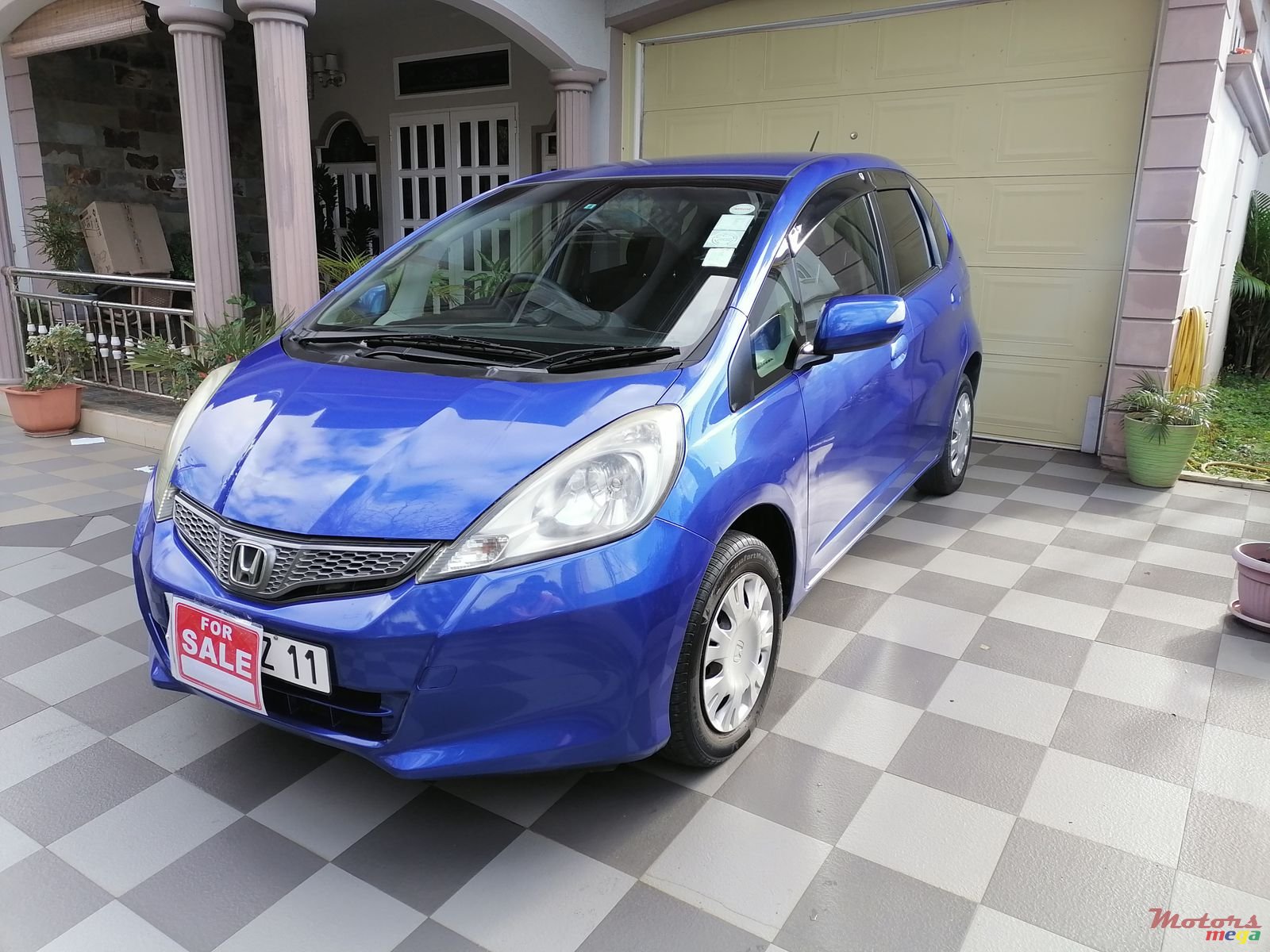 2011' Honda Fit photo #1