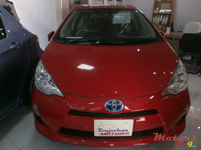 2013' Toyota Prius c Aqua photo #1