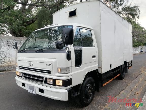 2003' Daihatsu Delta photo #1