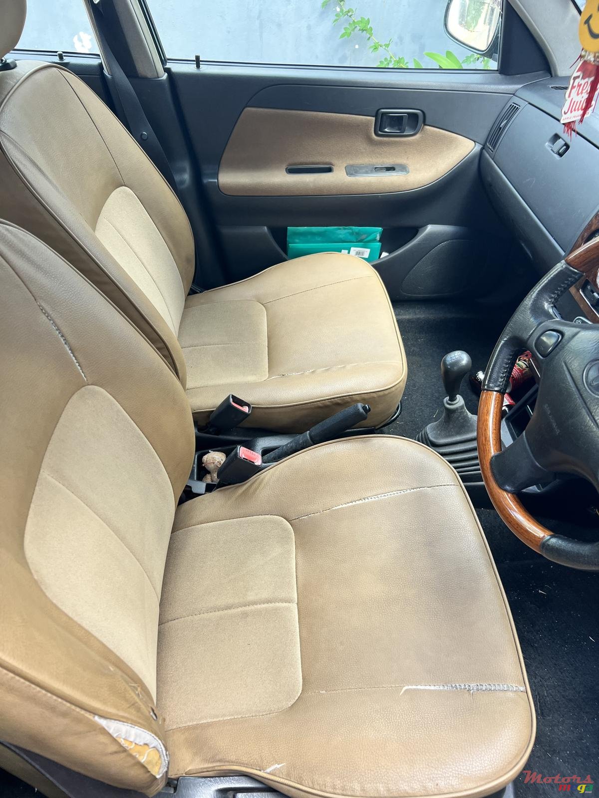 2003' Toyota Starlet Duet photo #7