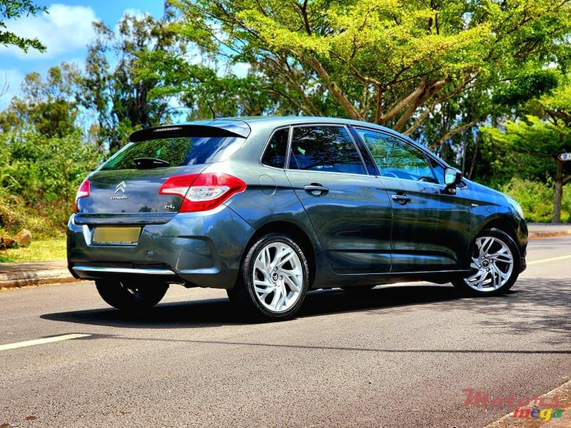 2014' Citroen C4 photo #3