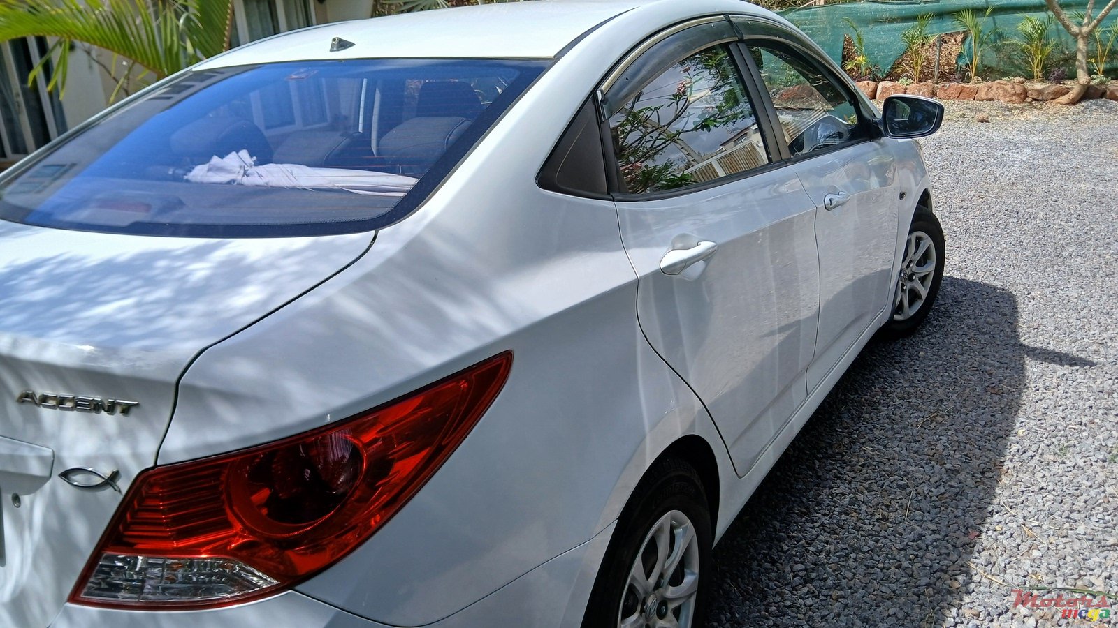 2012' Hyundai Accent photo #3