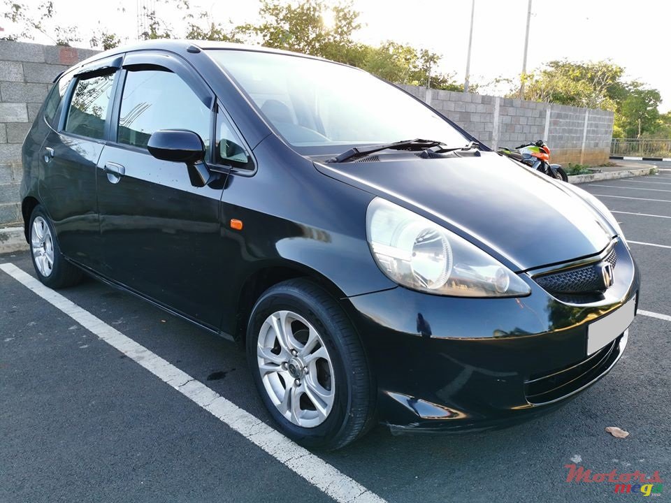 2005' Honda Fit photo #2