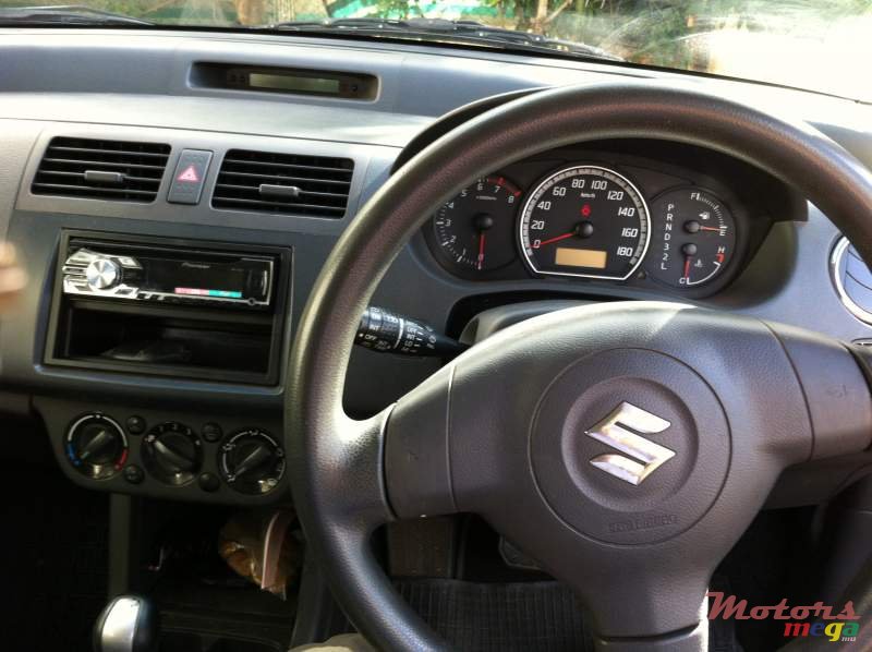 2005' Suzuki Swift photo #4