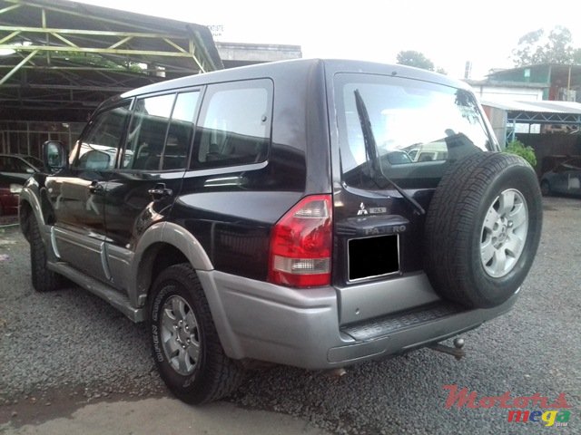 2003' Mitsubishi Pajero photo #5