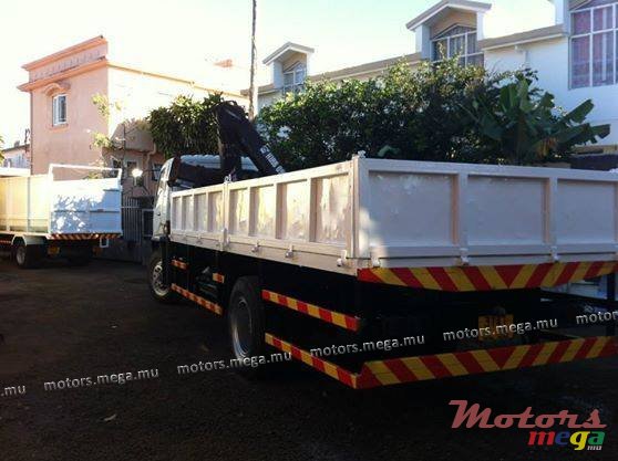 2005' Mitsubishi Starion crane photo #4