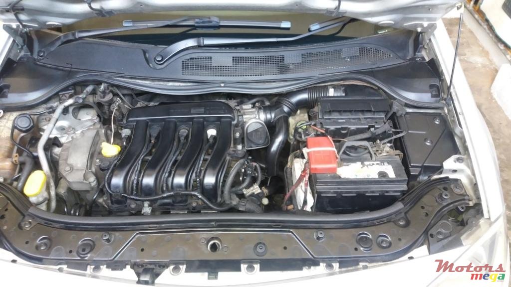 2005' Renault Megane photo #6