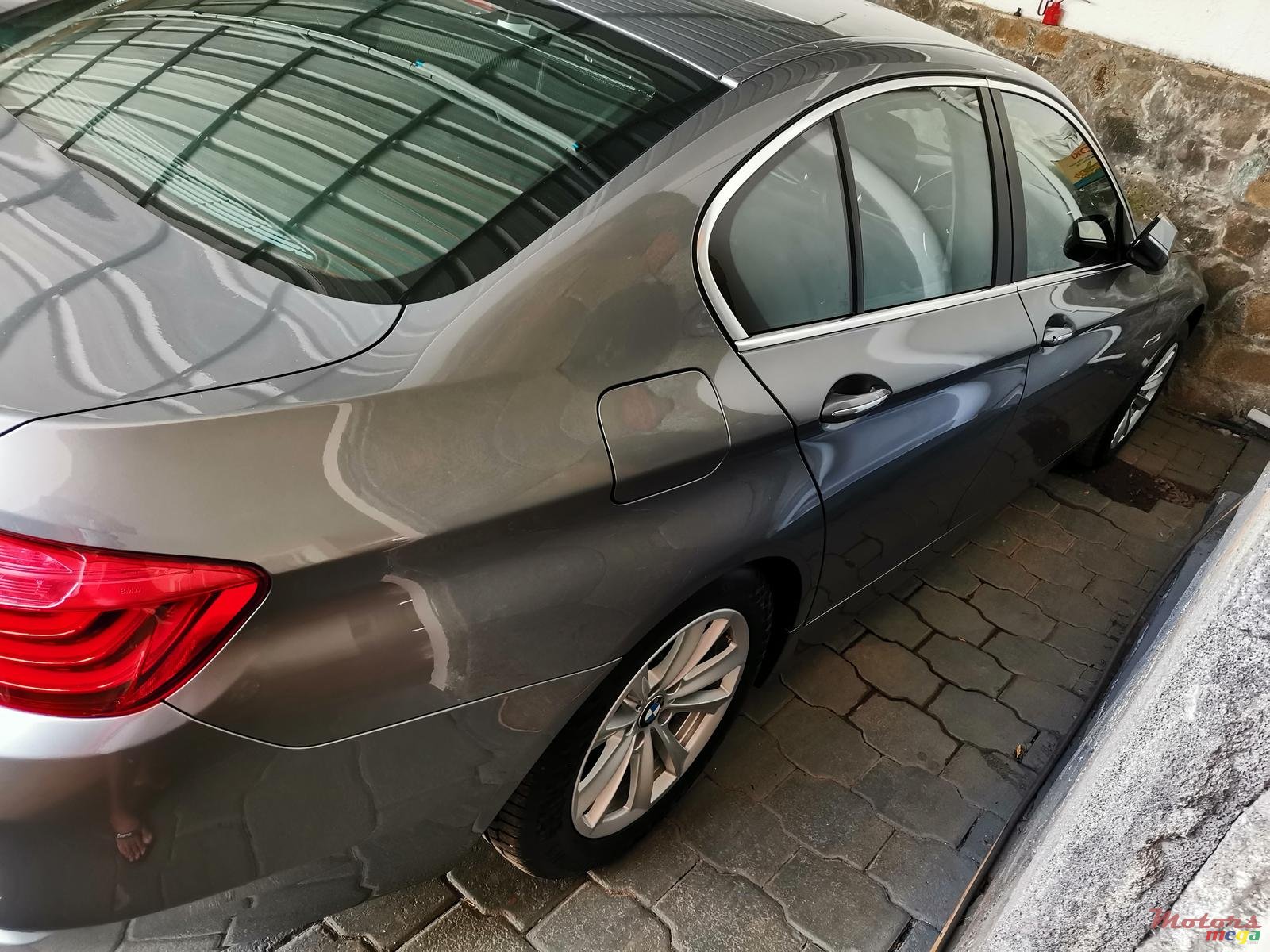 2015' BMW 520 photo #6