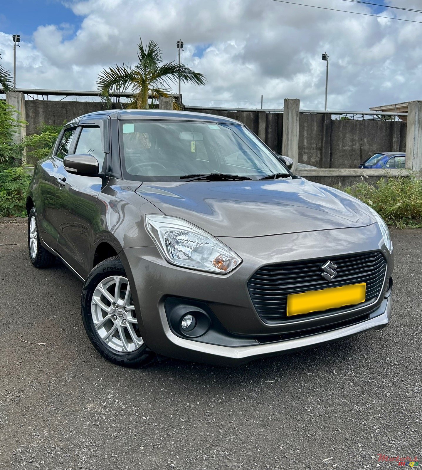 2019' Suzuki Swift GLX photo #1