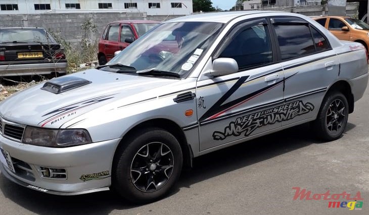 1999' Mitsubishi GLX Full Option photo #3