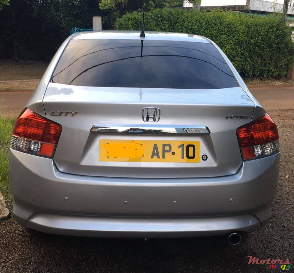 2010' Honda City photo #6