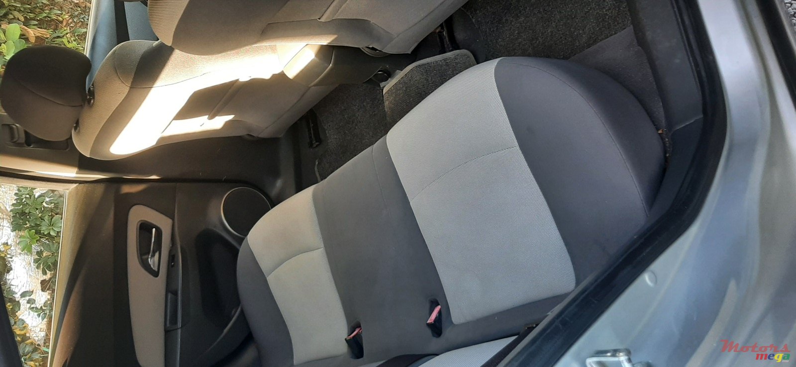 2010' Chevrolet Cruze photo #3