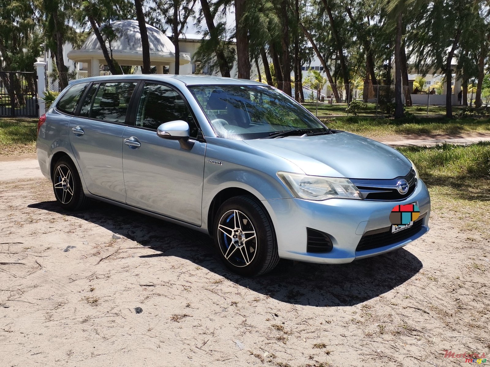 2013' Toyota Fielder photo #2