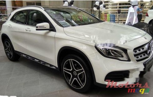 2018' Mercedes-Benz GLA-Class GLA 200 AMG photo #1