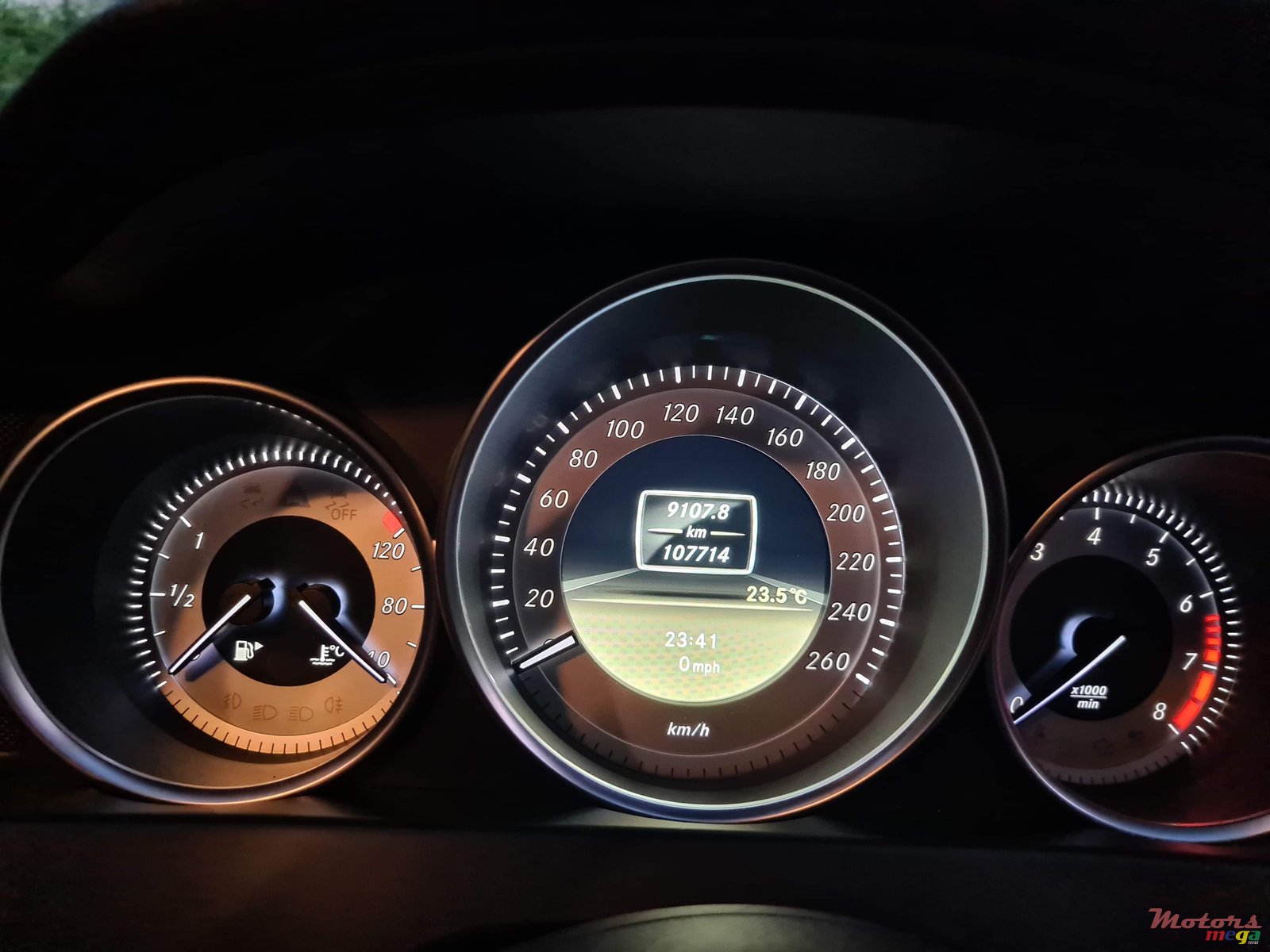 2011' Mercedes-Benz C-Class photo #5