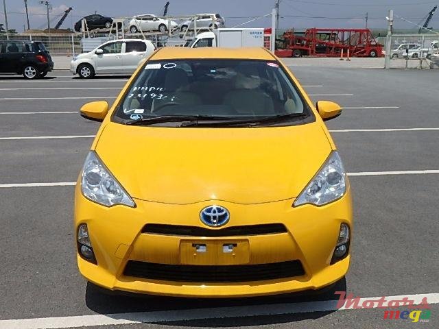 2013' Toyota Prius photo #1