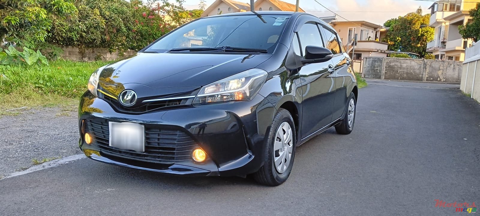 2014' Toyota Vitz photo #1