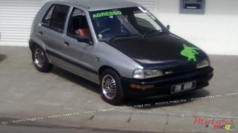 1992' Daihatsu Charade G100 photo #1
