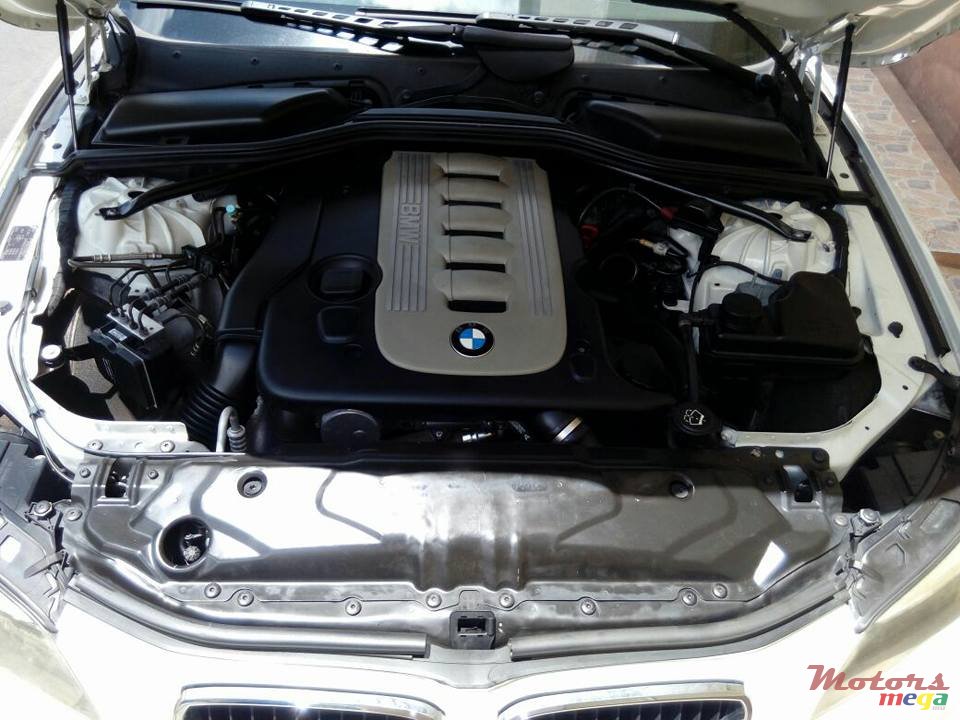 2004' BMW 525 photo #4