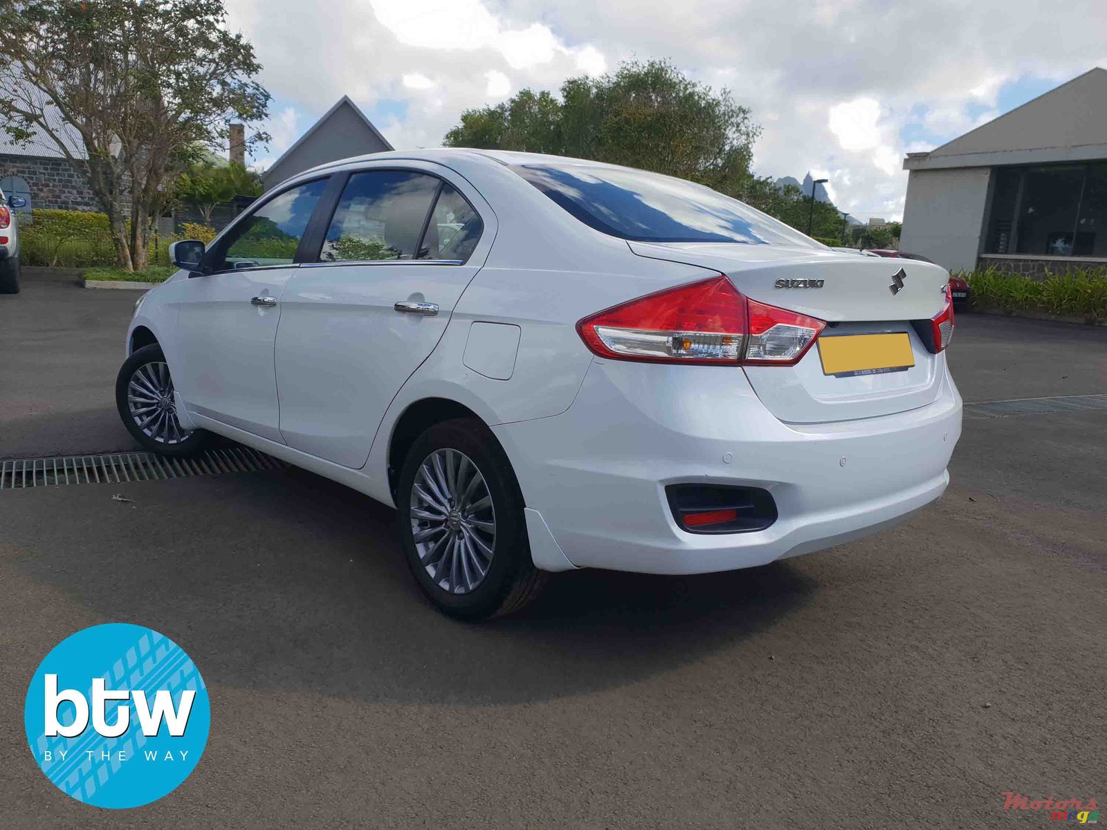 2016' Suzuki Baleno Ciaz photo #2