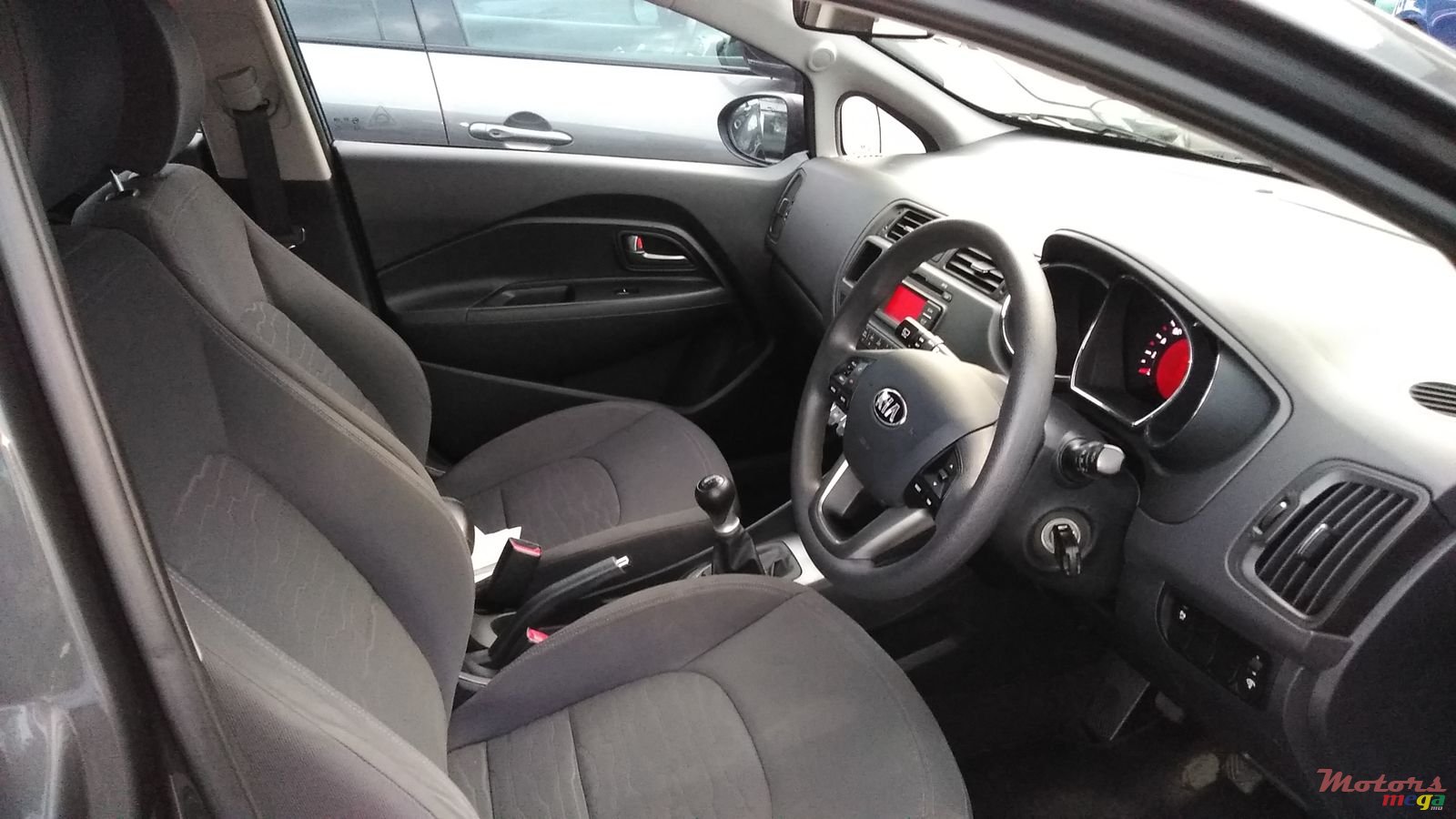 2013' Kia Rio photo #1