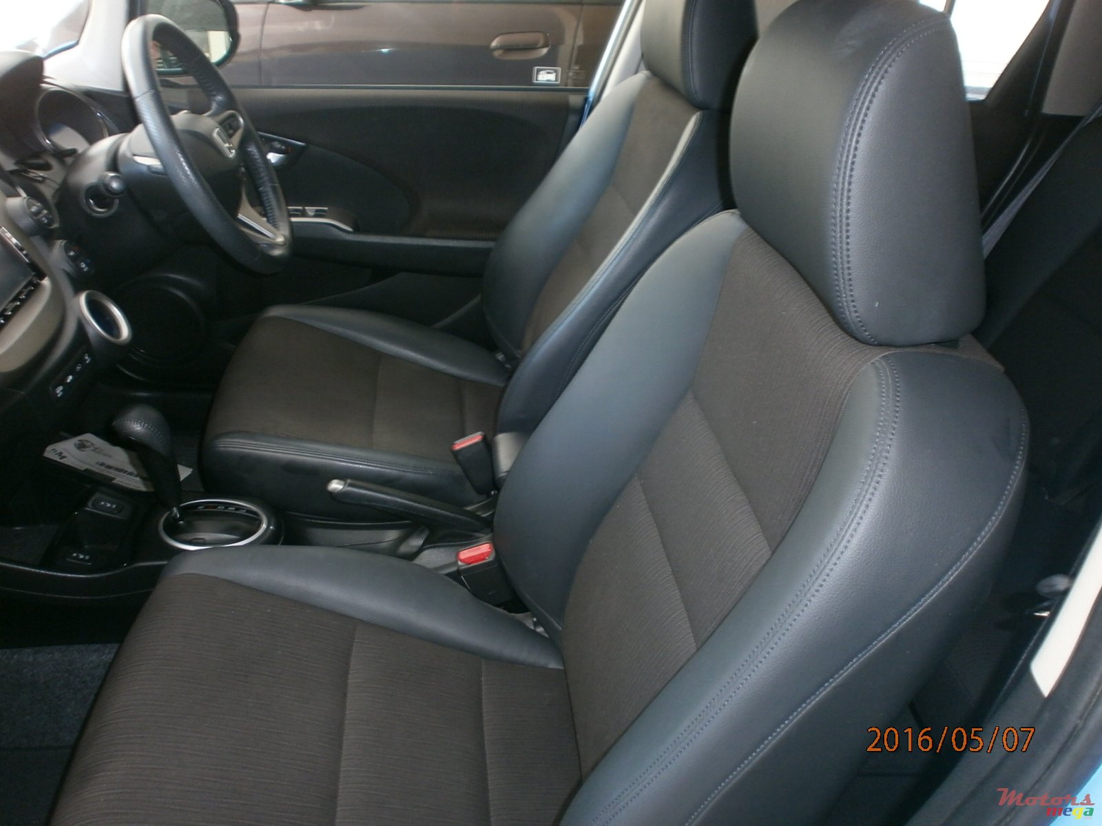 2012' Honda Fit hybrid photo #6