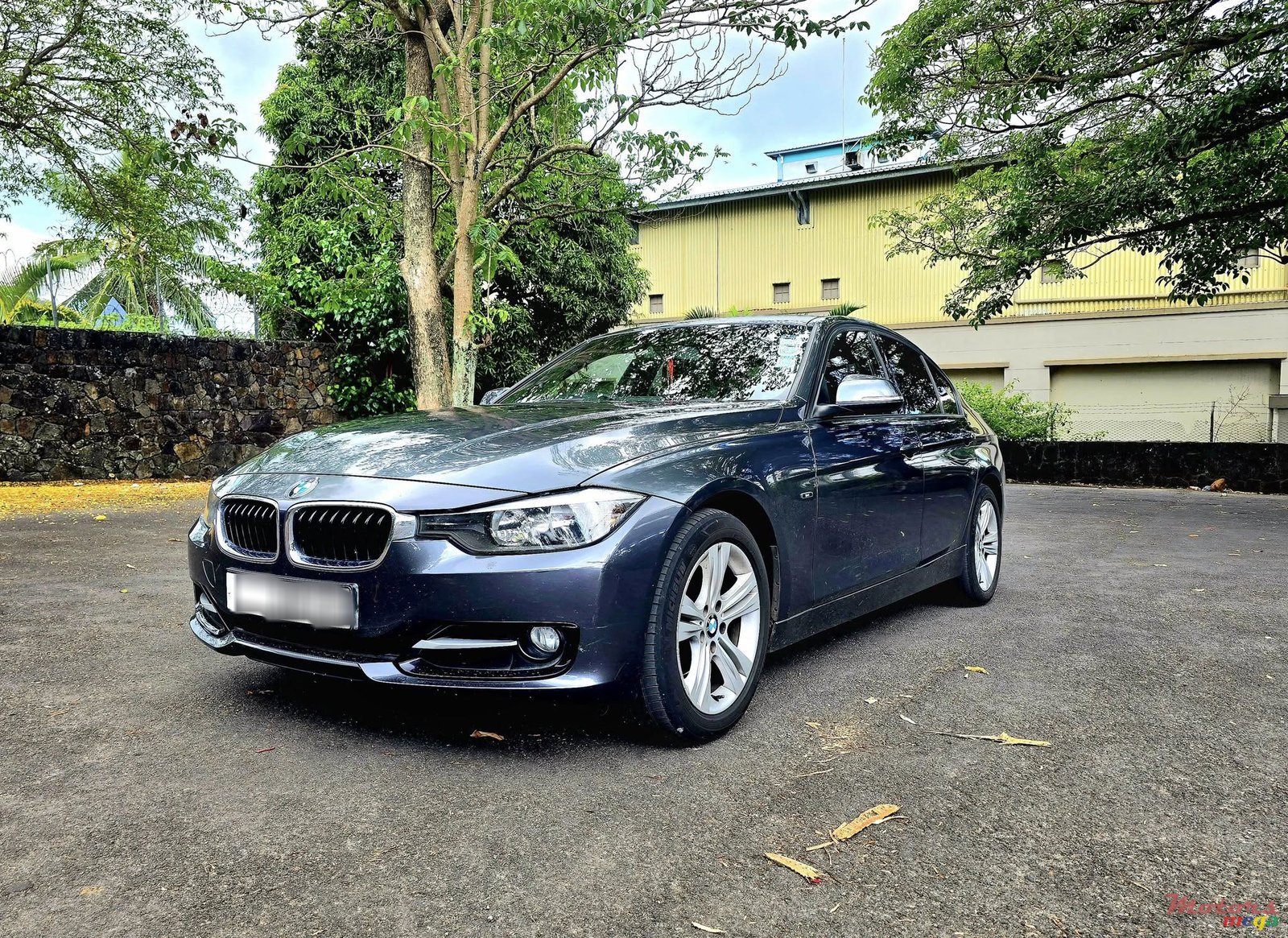 2013' BMW 3 Series photo #3