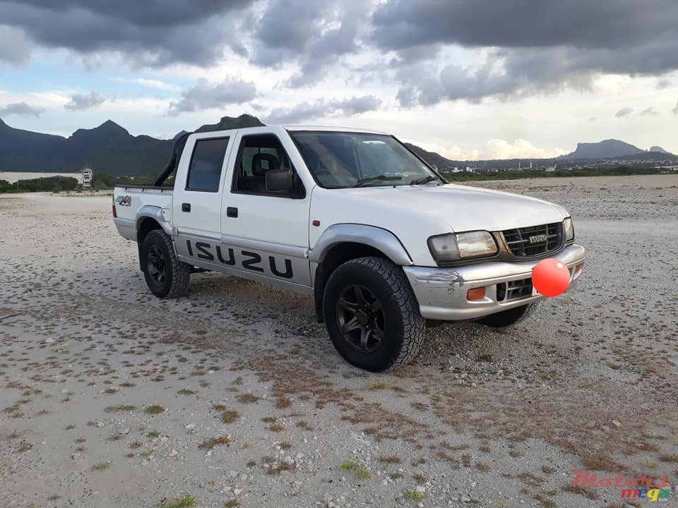 1999' Isuzu 4x4 photo #4