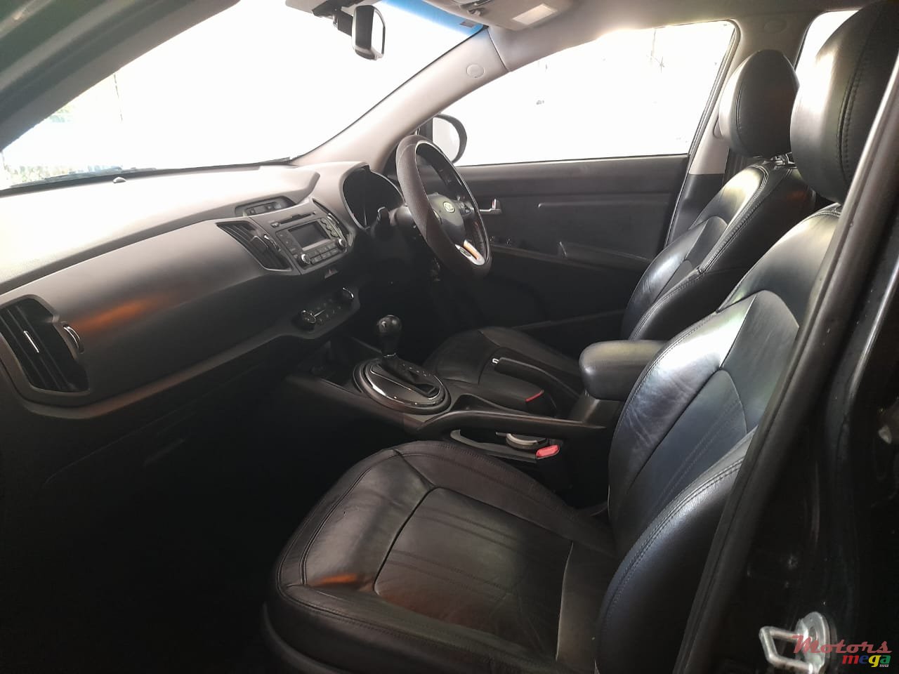 2012' Kia Sportage photo #2