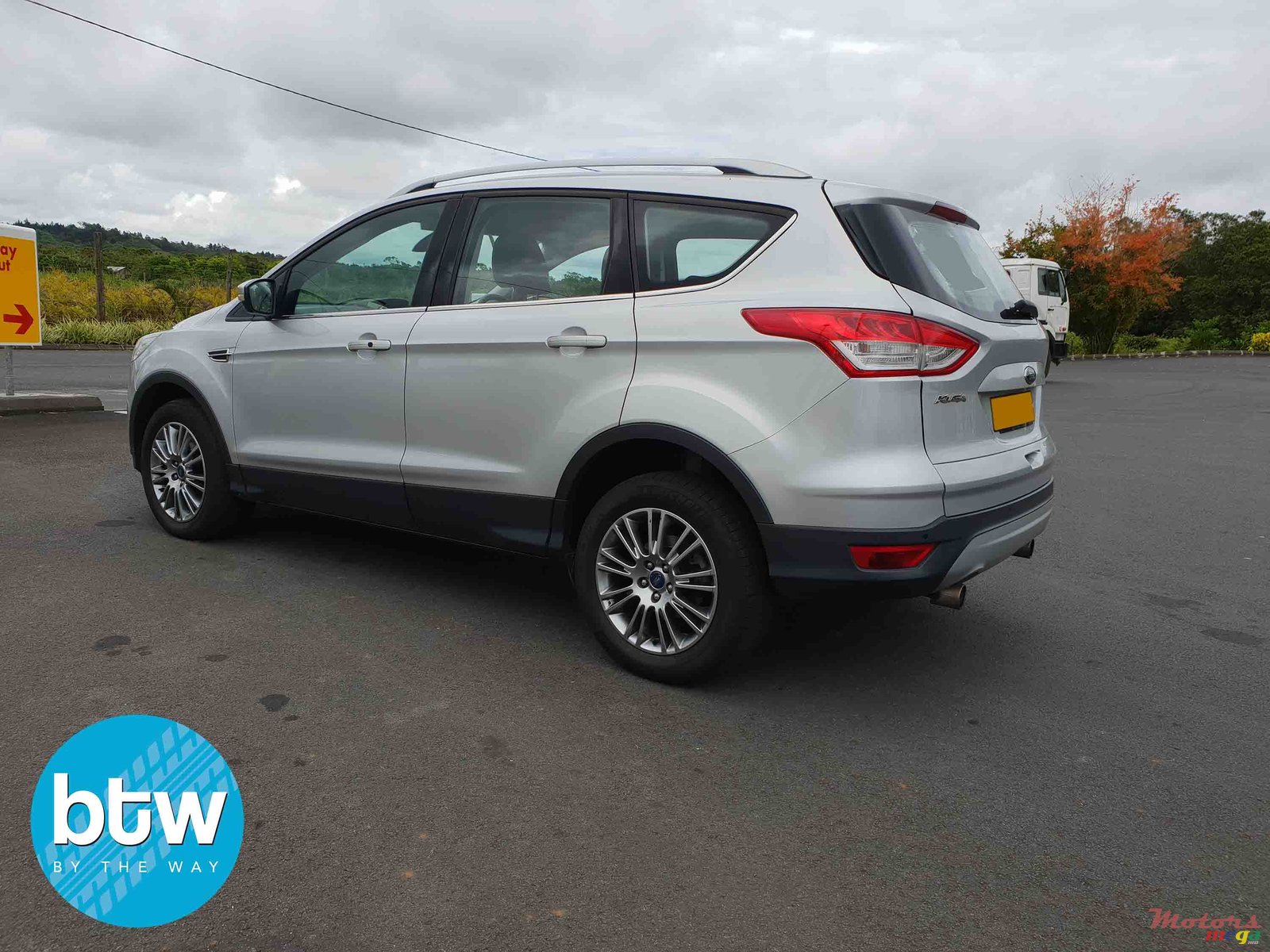 2014' Ford Kuga photo #2