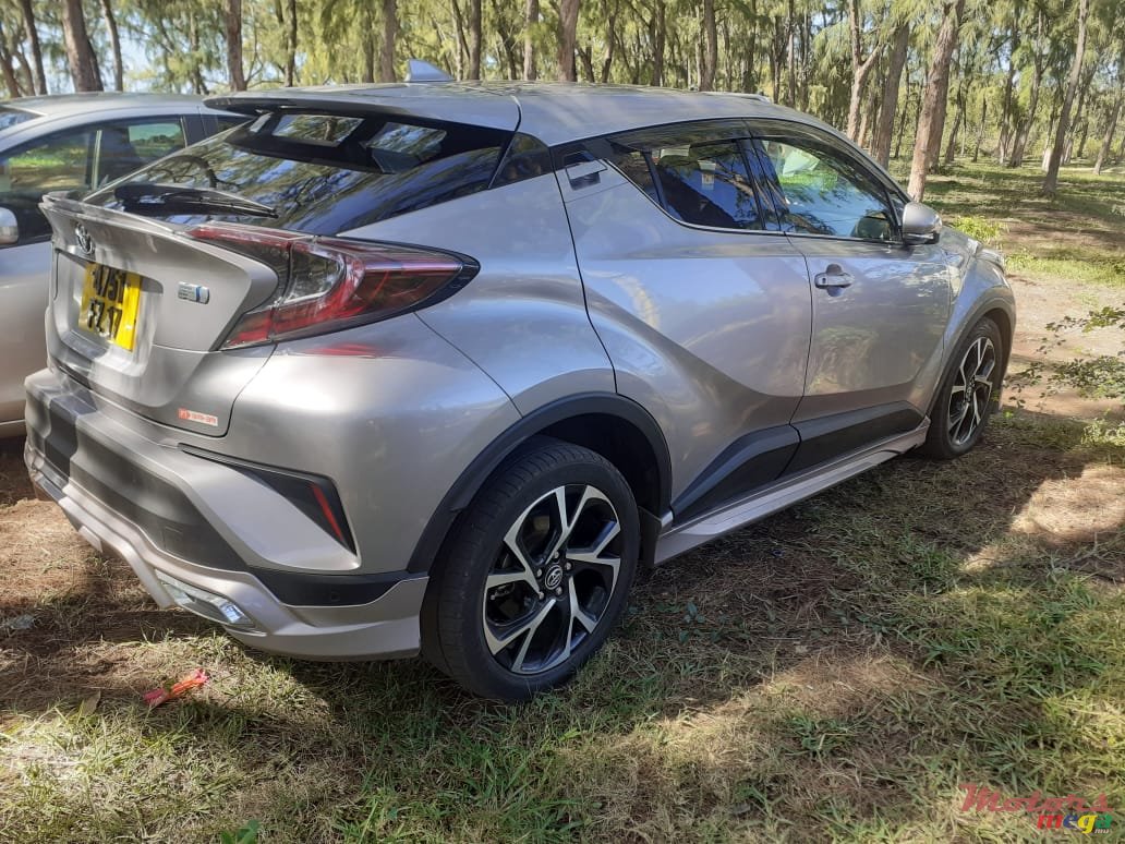 2017' Toyota photo #2