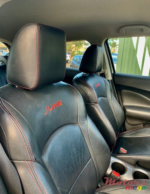 2014' Nissan Juke White Pearl, black leather photo #4