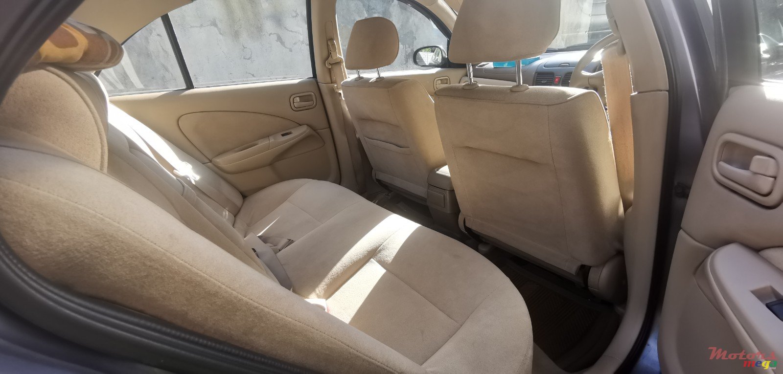 2004' Nissan Sunny photo #4