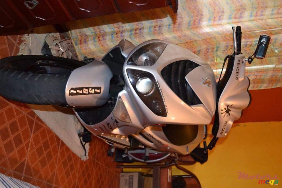 2003' Peugeot 49.9cc photo #2