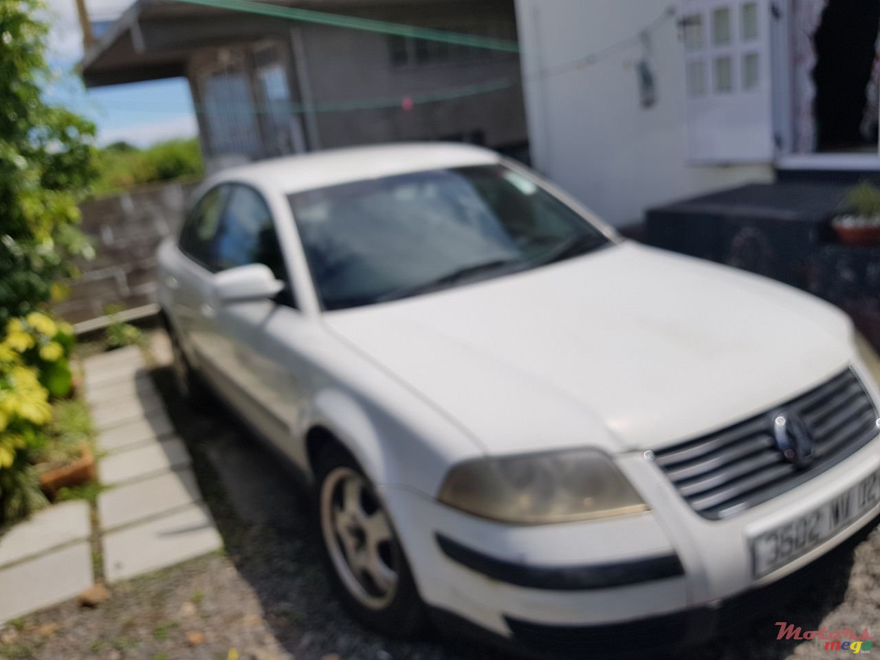 2002' Volkswagen Passat photo #3